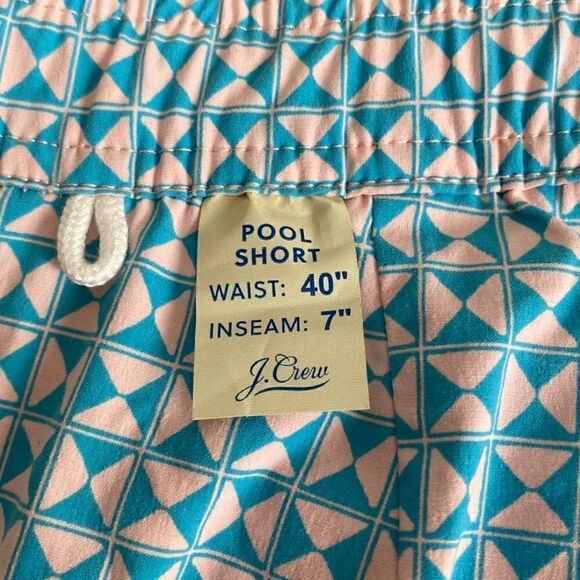 NWT J. Crew 7” Geometric Pool Short Size 40 - Picture 3 of 5
